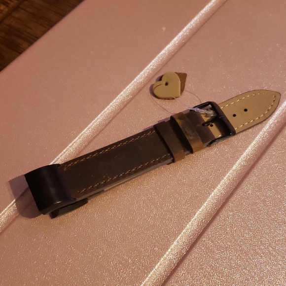 Brown leather Fitbit Charge 2 band - Picture 2 of 3